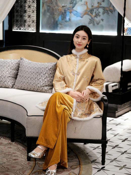 盛唐牡丹盛奢系列 | 松花黄一年景手绣水貂棉服 商品图11