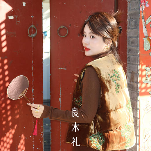 【不退不换】【预售7天】良木礼国风鹅绒马甲（D25102709） 商品图3