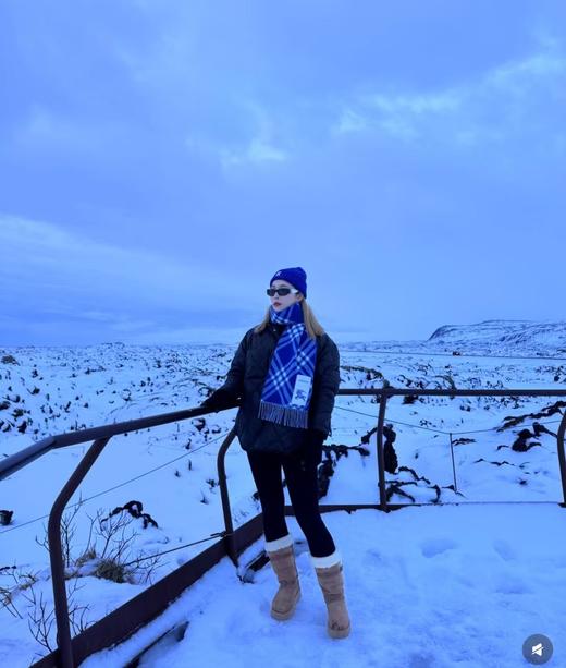 BUR新款经典格纹羊绒双面围巾 商品图7