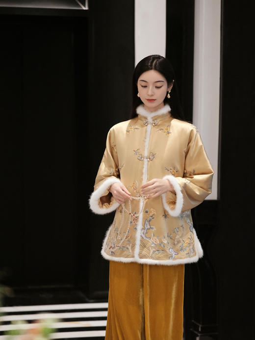 盛唐牡丹盛奢系列 | 松花黄一年景手绣水貂棉服 商品图7