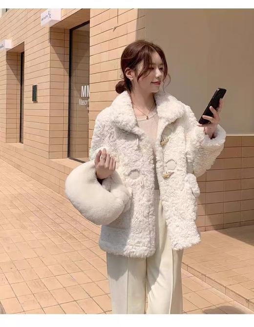 【环保皮草】P05牛角扣皮毛一体秋冬大衣外套-喜出 商品图4