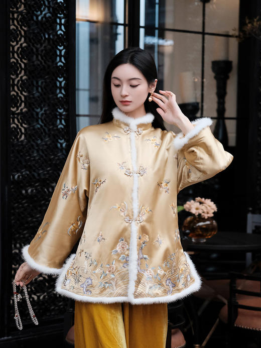 盛唐牡丹盛奢系列 | 松花黄一年景手绣水貂棉服 商品图6