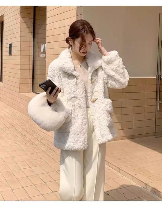 【环保皮草】P05牛角扣皮毛一体秋冬大衣外套-喜出 商品图0