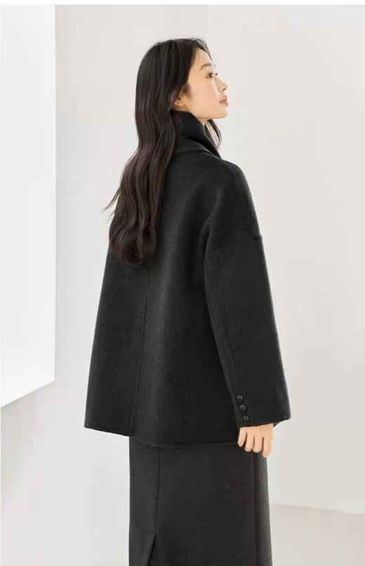 赠送围巾【轻奢双面尼】2523（澳洲羊毛➕天丝）高级感围巾短款双面尼大衣外套-喜出 商品图4