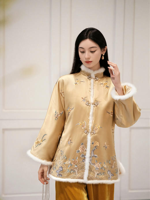 盛唐牡丹盛奢系列 | 松花黄一年景手绣水貂棉服 商品图0