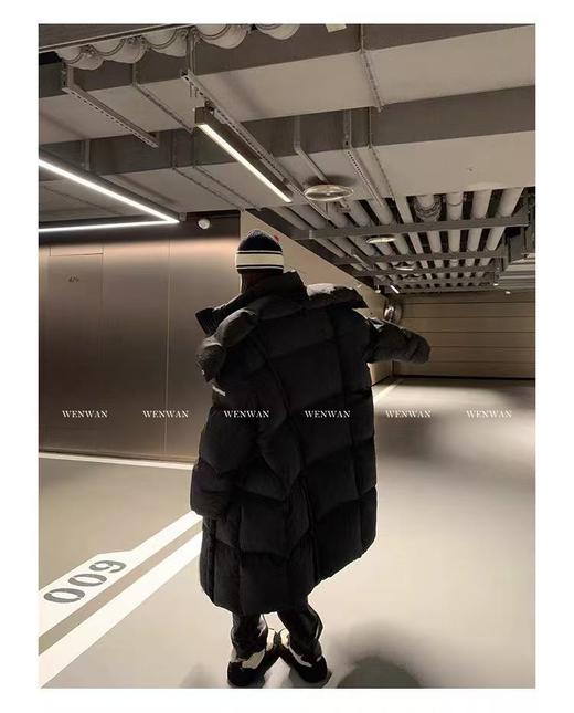 行走的大被子【羽绒服】绒子含量90% 306g充绒量/设计感一半压花宽松大版羽绒服宽松版-喜出 商品图4