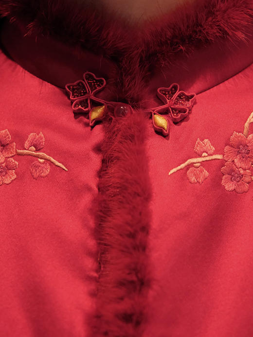 盛唐牡丹盛奢系列 | 赤色一年景手绣水貂棉服 商品图3