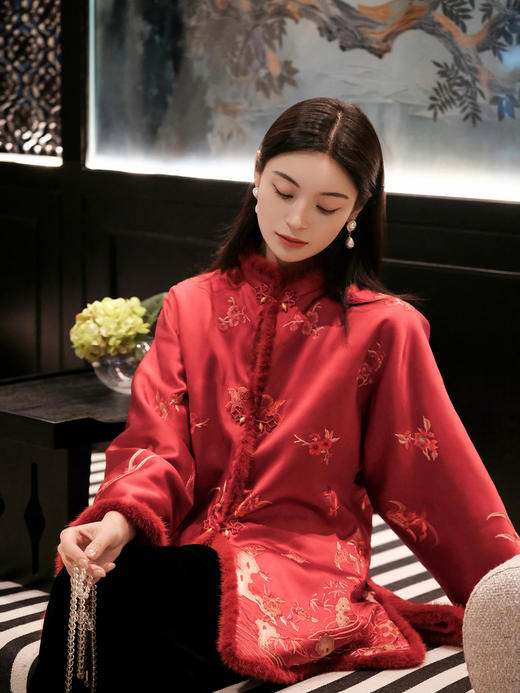 盛唐牡丹盛奢系列 | 赤色一年景手绣水貂棉服 商品图8