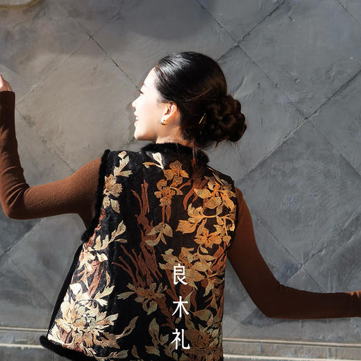 【特价不退换】【预售7天】良木礼水貂毛马甲（D25102536） 商品图3