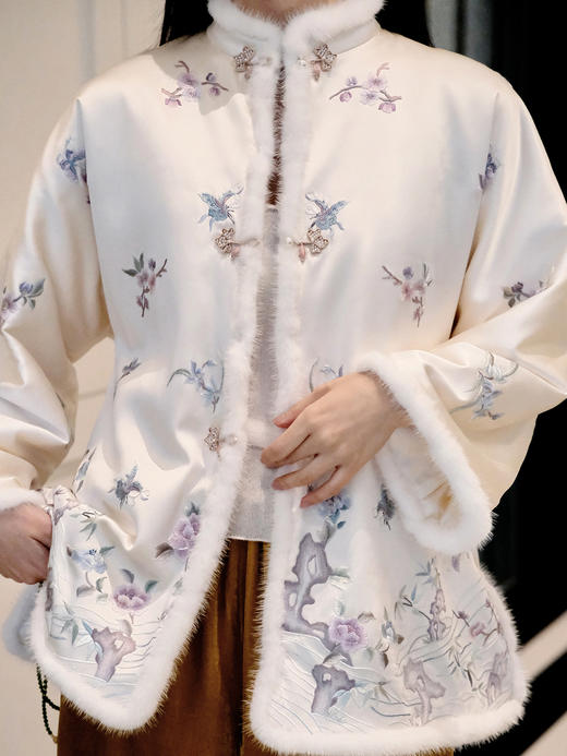 盛唐牡丹盛奢系列 | 月白色一年景手绣水貂棉服 商品图3