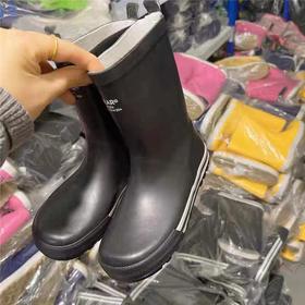 11.11最后促，不参与退货 推荐这双自留款 又轻又软 平底中筒黑色橡胶雨鞋男生女简单大方款