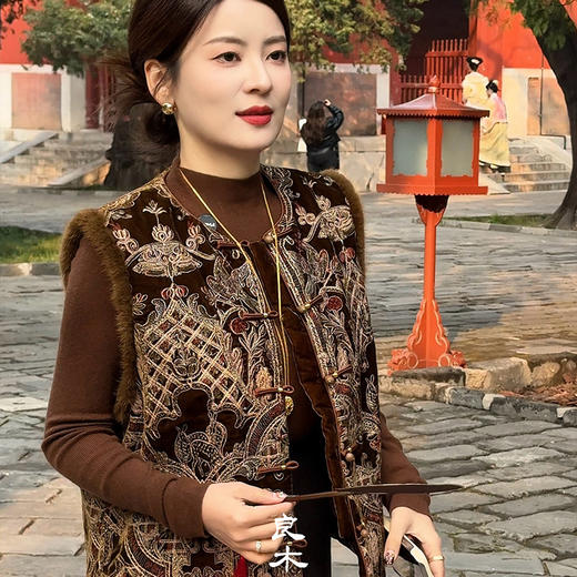 【预售7天】良木礼水貂马甲（D25102535） 商品图2