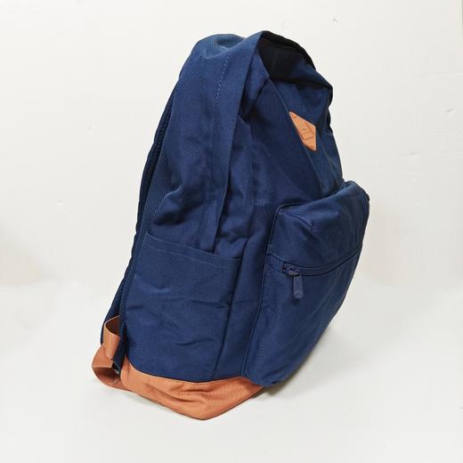 运动生活系列 男女同款简约舒适背负日常通勤户外双肩包 商品图3