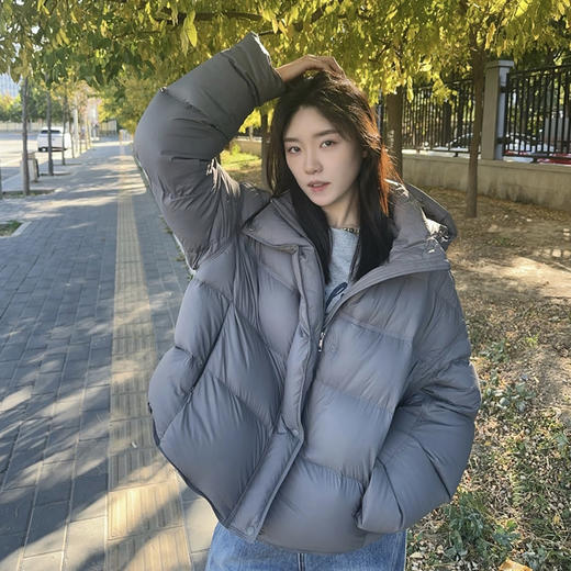 【云朵短款泡芙羽绒服】短款显瘦 云朵触感 高蓬松零压感 轻盈保暖不臃肿 商品图3