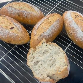 全麦谷物软欧包