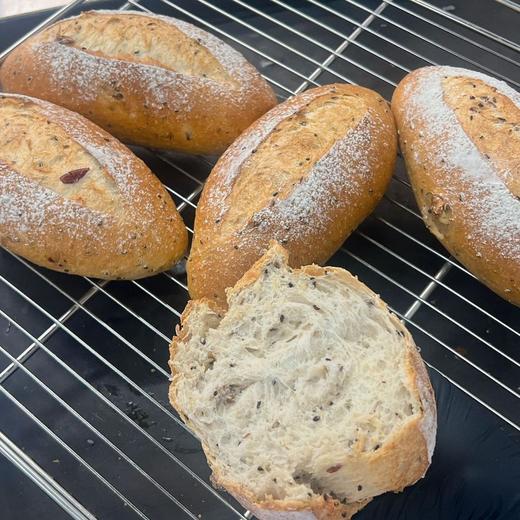 全麦谷物软欧包 商品图0