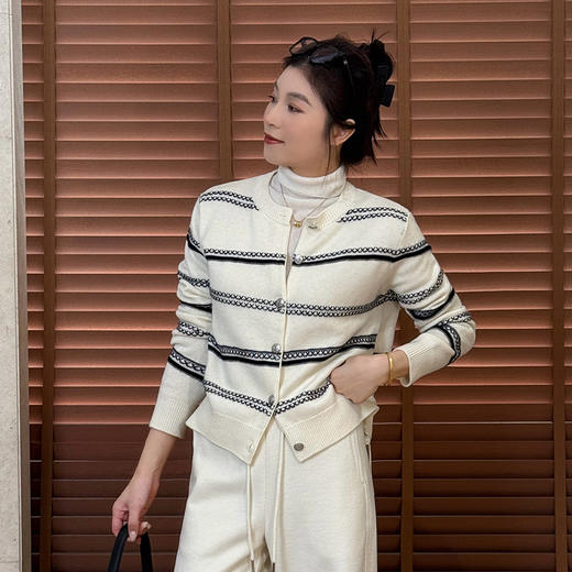 【不退不换】良木礼羊绒条纹开衫（D25102692F） 商品图3