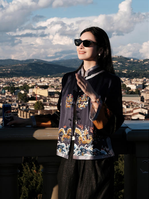 盛唐牡丹大师系列-王小潇 | 重缎真丝双挽袖对襟外套 商品图1