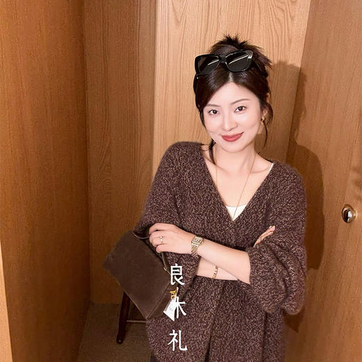 【特价不退不换】【部分现货】良木礼绵羊毛开衫（D25102528） 商品图0