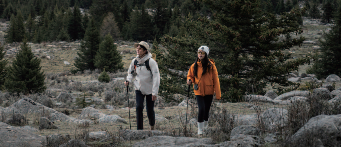 《2025中国运动户外冲锋衣消费白皮书》：未来3大趋势深度分析