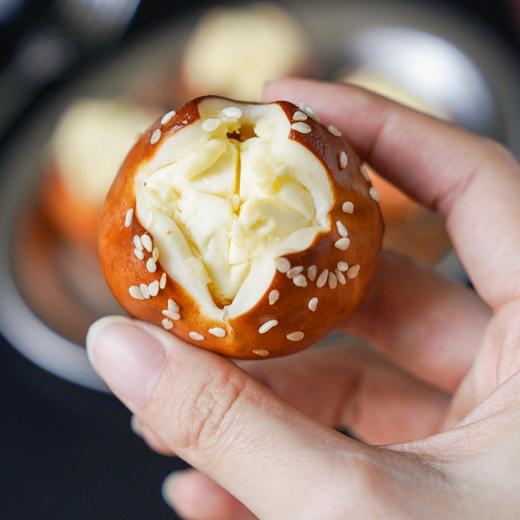 雪山海盐•碱水芝士球（面包） 商品图2