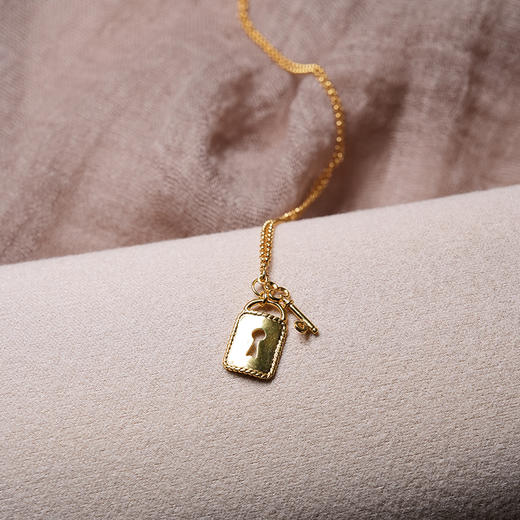 北京仓｜Chan Luu-Mini Padlock-金色 挂锁 吊坠 项链［美国设计师］ 商品图3