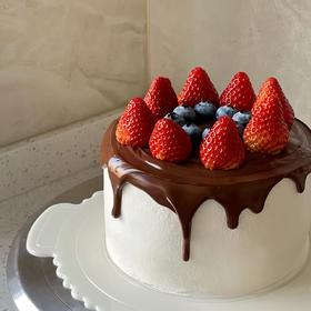 【冬日幸福】ins风巧克力淋面草莓水果蛋糕