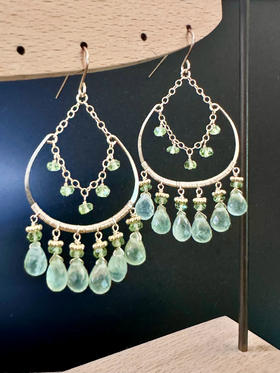 SpoiledBrat Jewelry Carol系列 | 橄榄石葡萄晶耳环