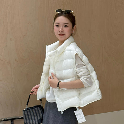 【特价不退换】【预售7天】良木礼鹅绒马甲（D25103429） 商品图2