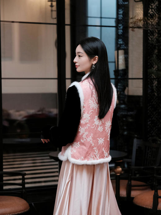 盛唐婧 | 轻奢新中式提花绒拼水貂马甲 商品图4