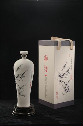 预售 五粮液股份公司出品    春夏秋冬文创礼盒·墨虾图52度 2.5L 商品图1