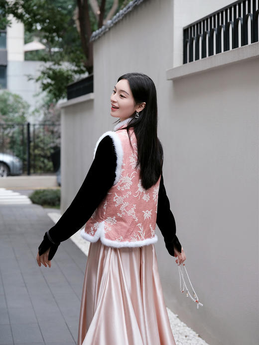 盛唐婧 | 轻奢新中式提花绒拼水貂马甲 商品图7