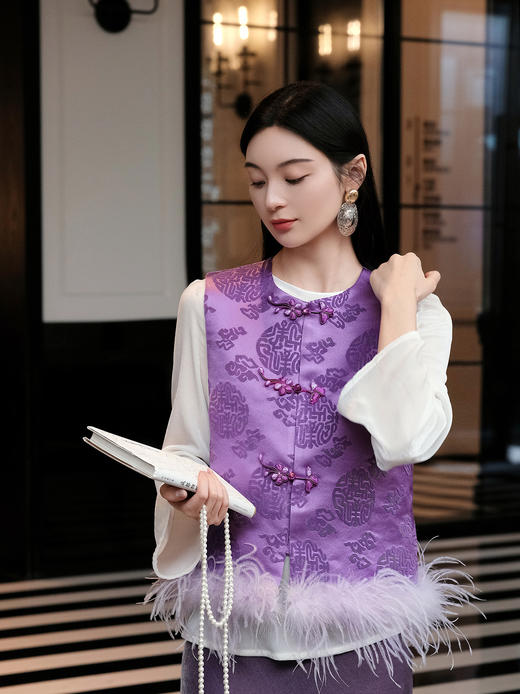 下架|盛唐牡丹 | 万寿祥云纹漳缎鸵鸟毛棉马甲 商品图1