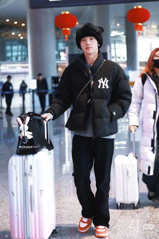 全网断货 New Era x MLB FW25 联名男女同款潮流 时尚羽绒服 商品图7