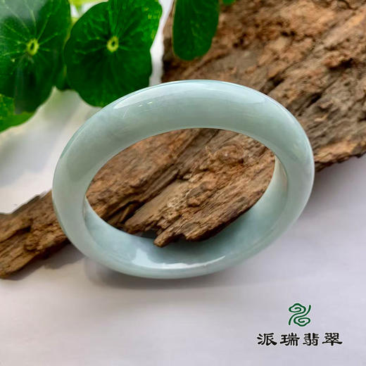 派瑞翡翠 翡翠手镯 糯种 浅绿 商品图0