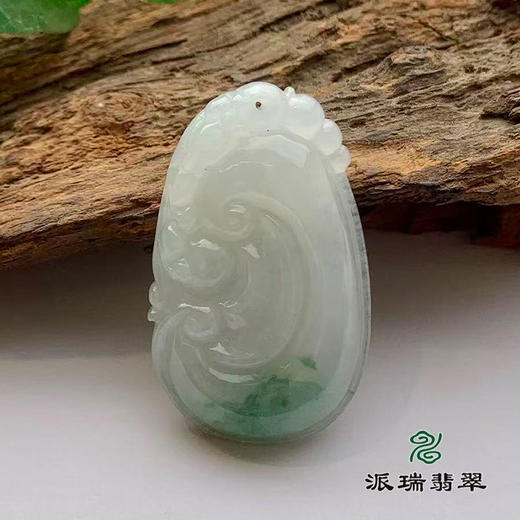 派瑞翡翠 翡翠挂件 糯种 浅绿 商品图0