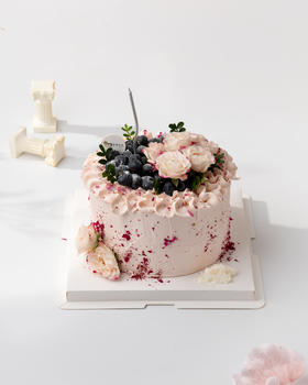 蓝莓玫瑰蛋糕