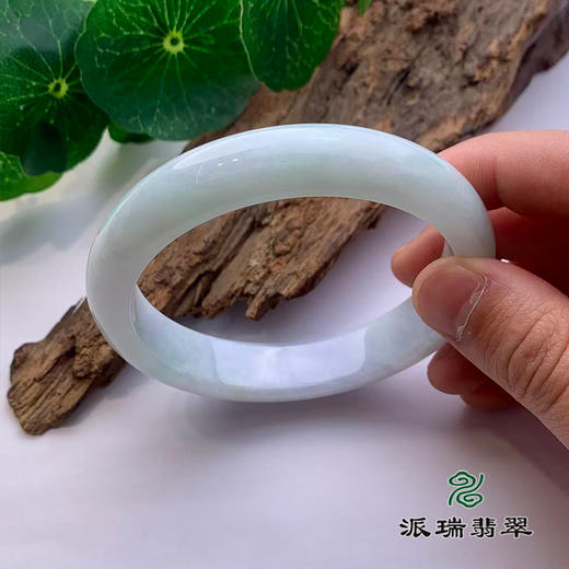 派瑞翡翠 翡翠手镯 糯种 浅绿 商品图2