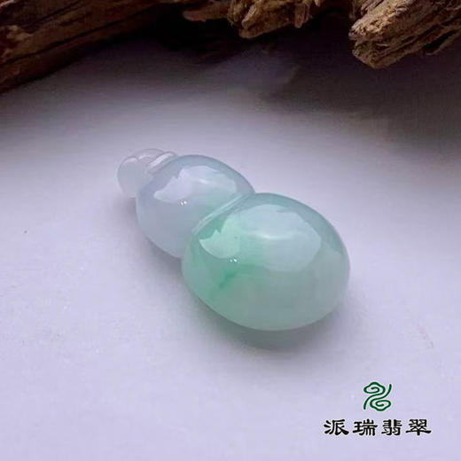 派瑞翡翠 翡翠挂件 糯种 浅绿 商品图3