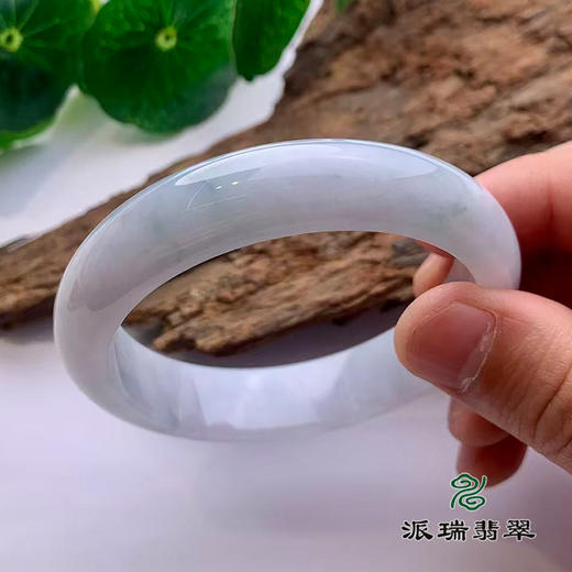 派瑞翡翠 翡翠手镯 糯冰 浅绿 商品图1