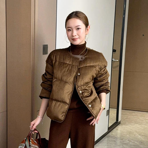 【特价不退换】【预售7天】良木礼短款鹅绒服（D25102809） 商品图1