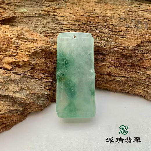 派瑞翡翠 翡翠挂件 糯冰 浅绿 商品图1