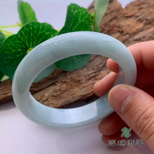 派瑞翡翠 翡翠手镯 糯种 浅绿 商品图2