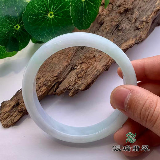 派瑞翡翠 翡翠手镯 糯种 浅绿 商品图3