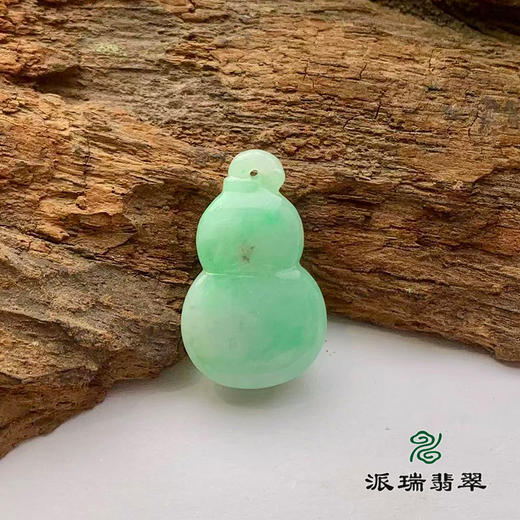 派瑞翡翠 翡翠挂件 糯种 浅绿 商品图1