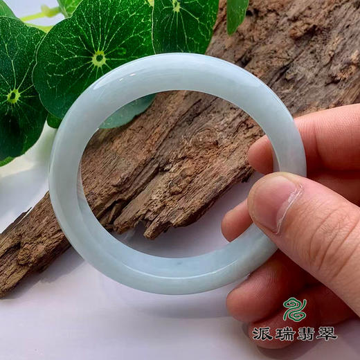 派瑞翡翠 翡翠手镯 糯种 浅绿 商品图3