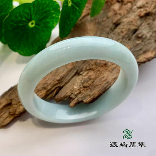 派瑞翡翠 翡翠手镯 糯种 浅绿 商品图0