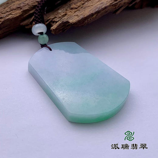 派瑞翡翠 翡翠挂件 糯冰 浅绿 商品图3