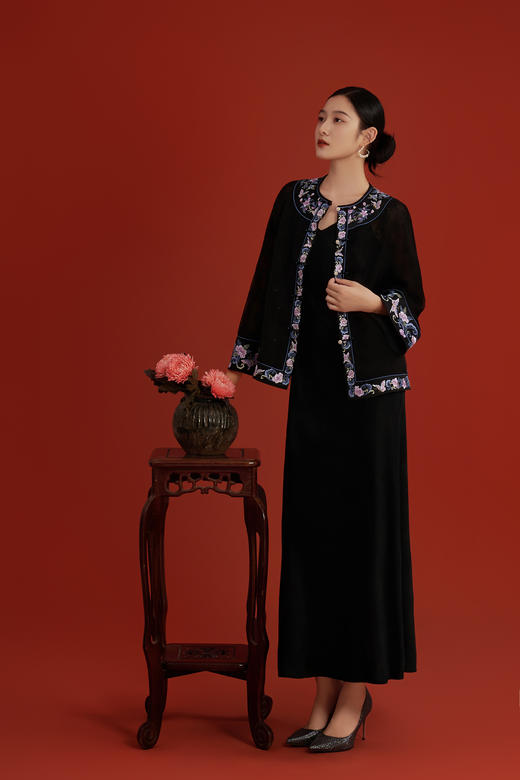 荷言HEYEN 紫蝶庆丰 桑蚕丝欧根纱外套白玉石扣头 商品图0