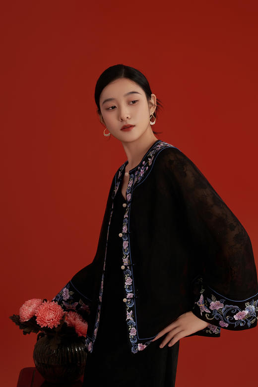 荷言HEYEN 紫蝶庆丰 桑蚕丝欧根纱外套白玉石扣头 商品图3